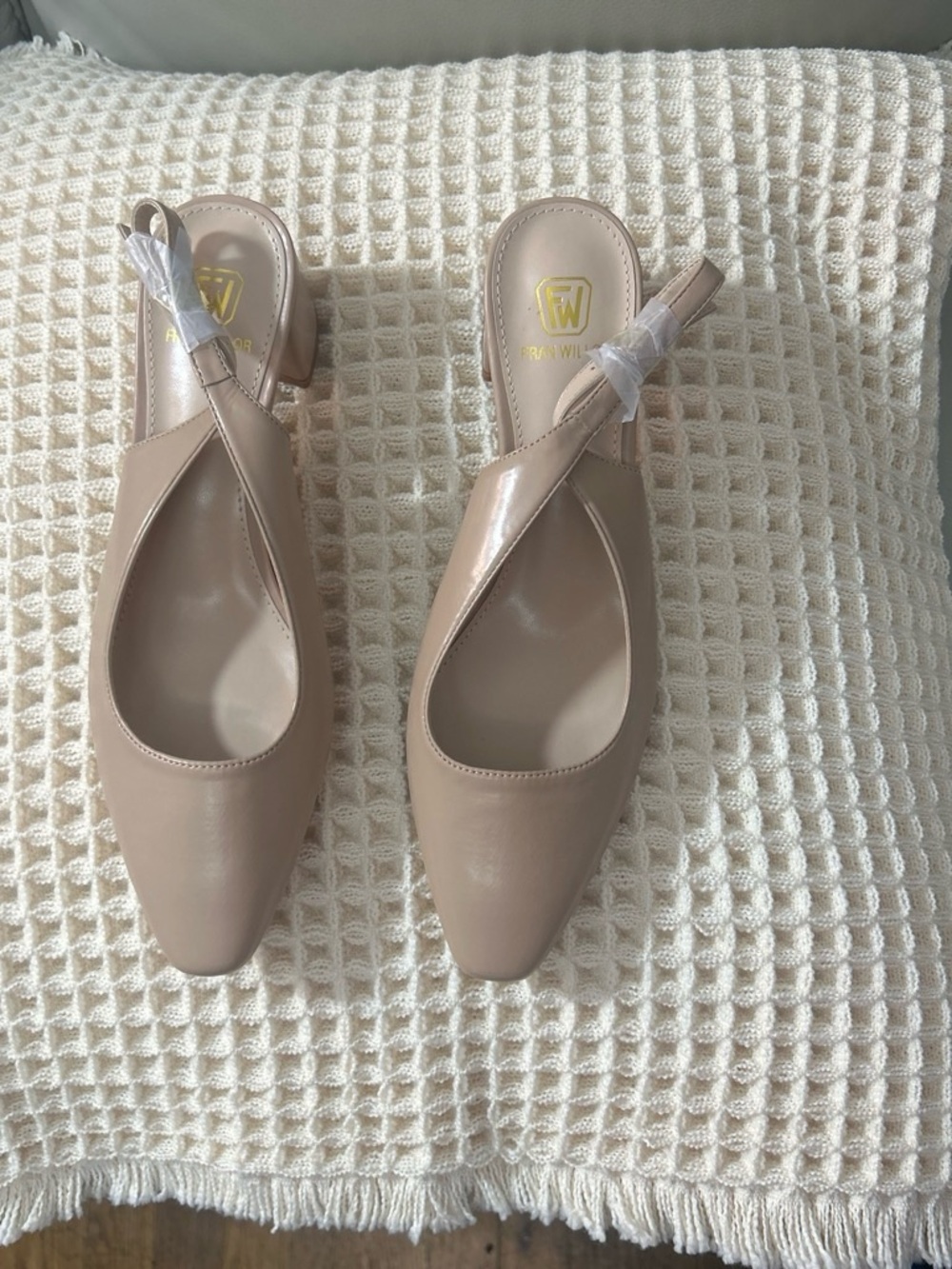 Pointed Slingback Mules in Nude Beige